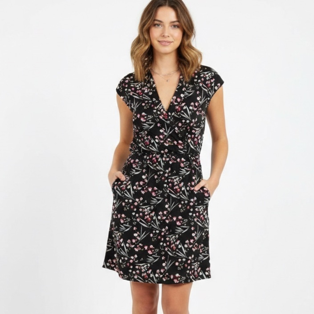 Molly Bracken Black Floral Dress Shawl Collar Wrap-style Bodice| XS | Pockets!
